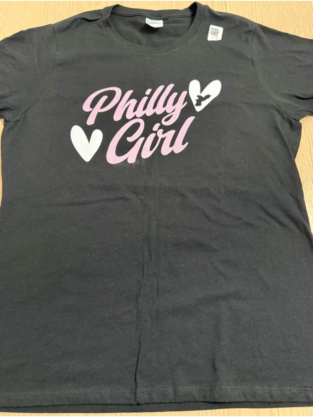 Ladies size large "Philly Girl" Black Tee with Pink & White Hearts